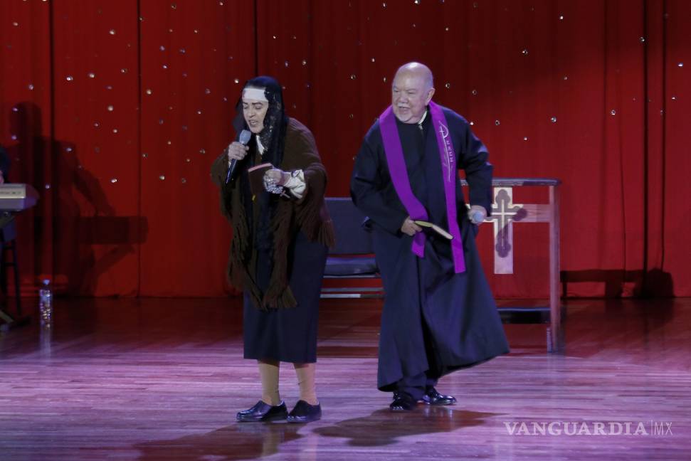 Mucho humor en Saltillo con Nora Velázquez y Sergio Corona