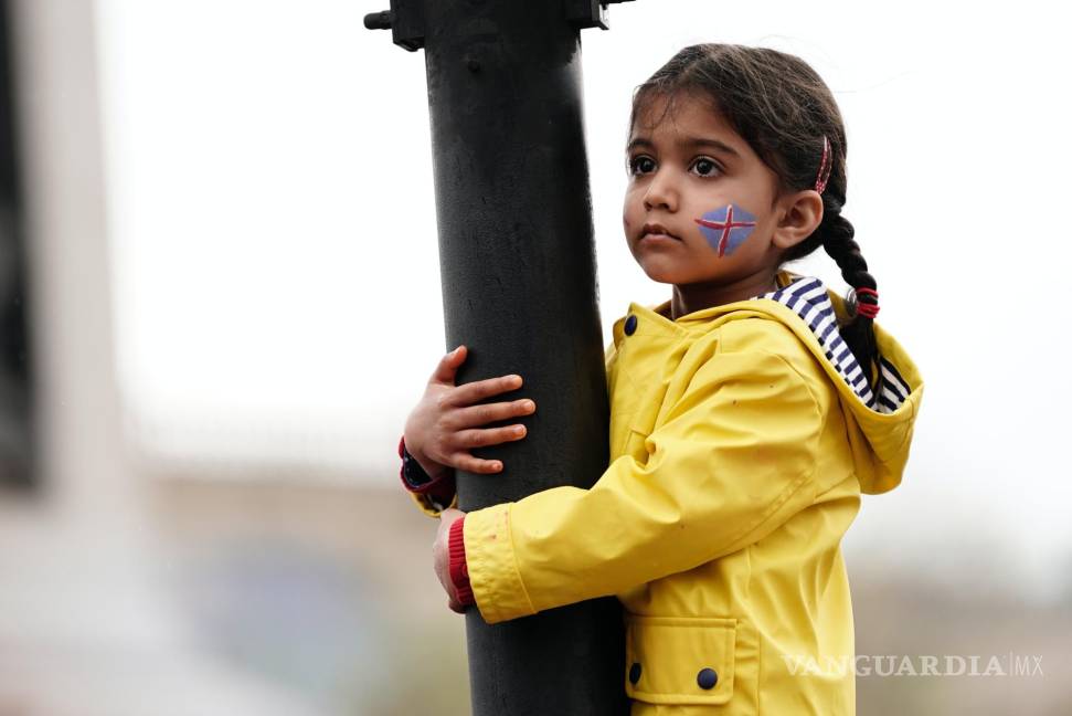 Así inicia el reinado del Carlos III tras una larga espera para ser el monarca británico (fotos)