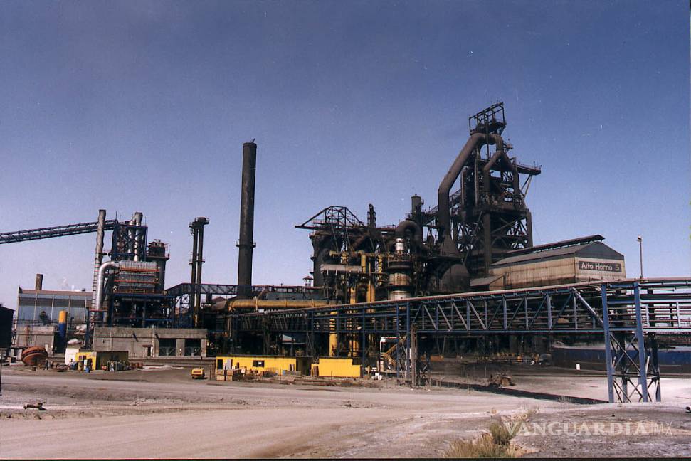 Ancira sale de AHMSA; Villacero y grupo de inversores tienen el mando, asegura analista