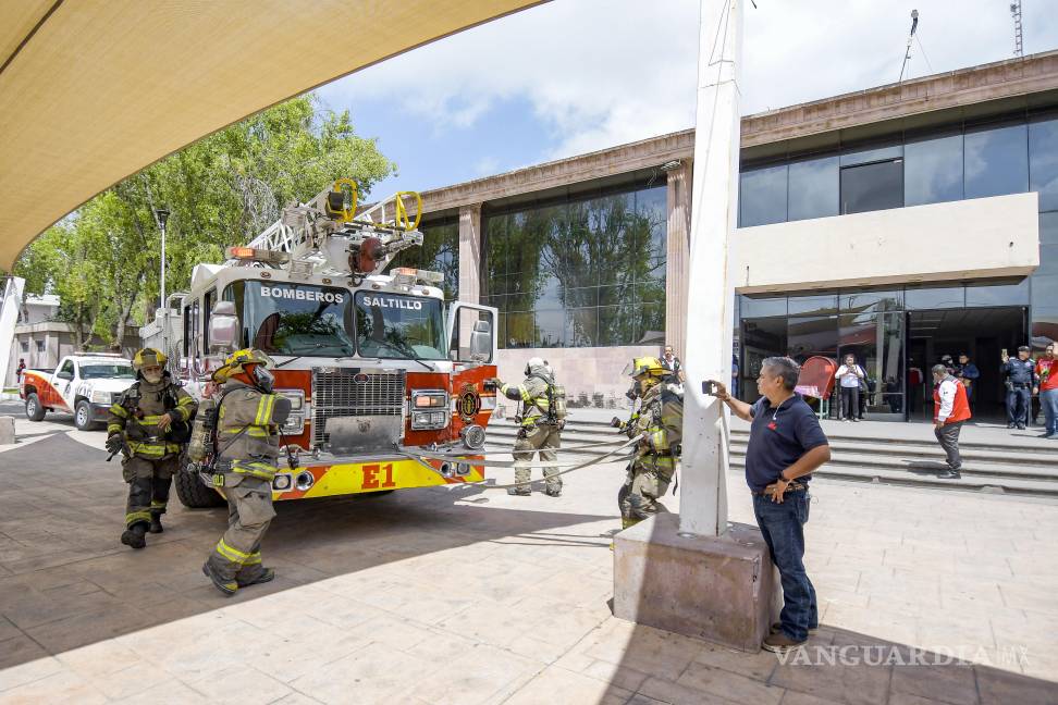 $!Francisco Martínez Ávalos, director de Protección Civil y Bomberos, destacó que “prevenir es vivir” y resaltó la utilidad de las brigadas de seguridad.