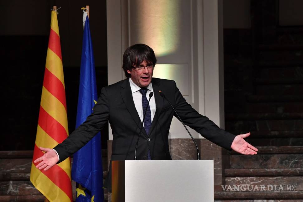$!Carles Puigdemont pide una reunión con Mariano Rajoy en Bruselas