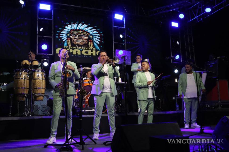 $!Tropicalísimo Apache se lleva la noche en la Saltillo 2000, donde miles de fans recordaron viejos tiempos