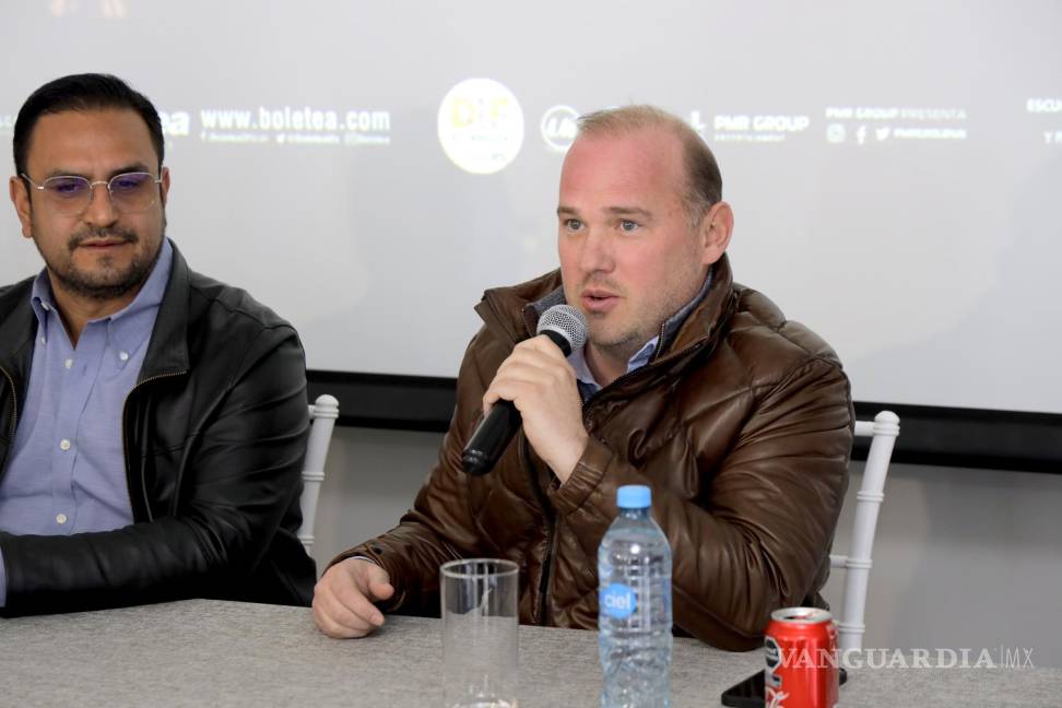 $!En conferencia de prensa, Rodrigo Arizpe, integrante de 4.40 conciertos, Jorge Mata de Showcase Entretenimiento y Carlos Gómez de Boletea, manifestaron estar muy emocionados.