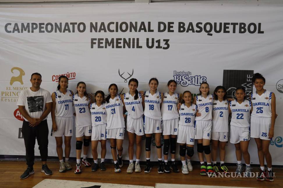 $!Juego de basquetbol entre Coahuila vs Tlaxcala en el torneo femenil U13, en el estadio Nazario Ortiz Garza