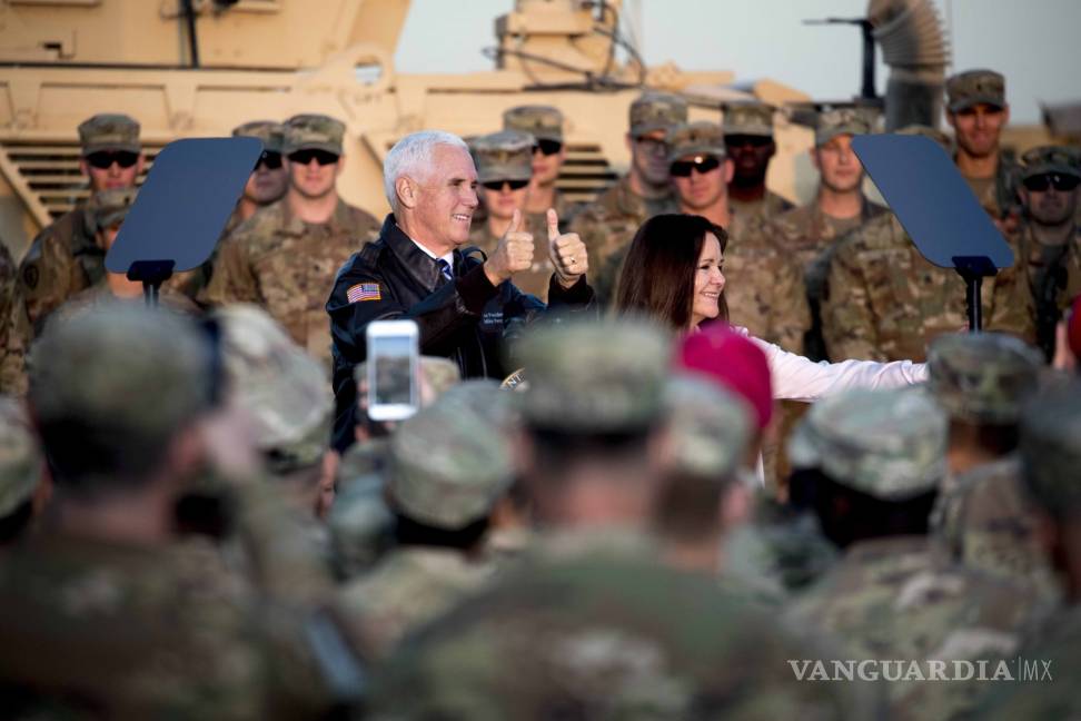 $!Mike Pence realiza visita sorpresa a tropas de EU en Irak