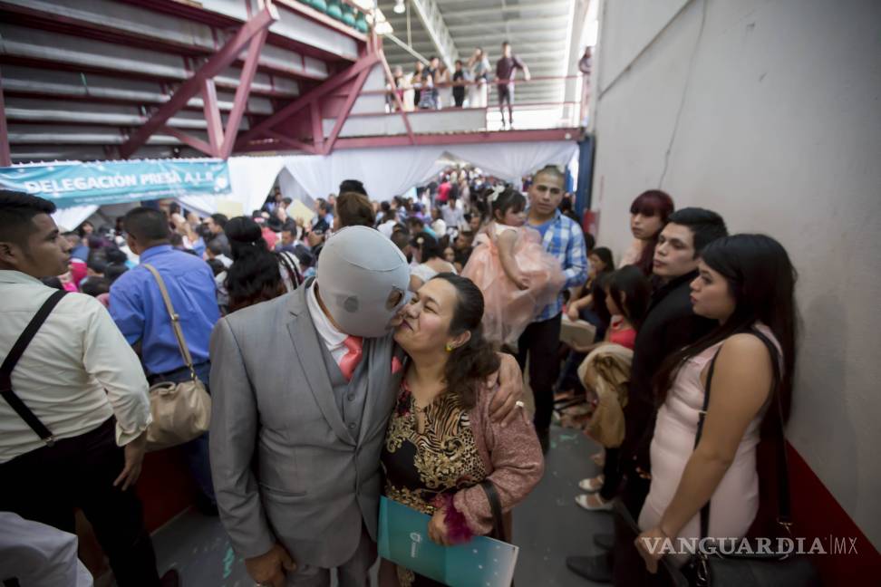 $!Con 1650 bodas celebran en grande Día del Amor en Tijuana