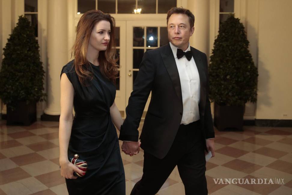 $!Imagen, fechada en 2014, de Elon Musk y su entonces pareja Talulah Riley.