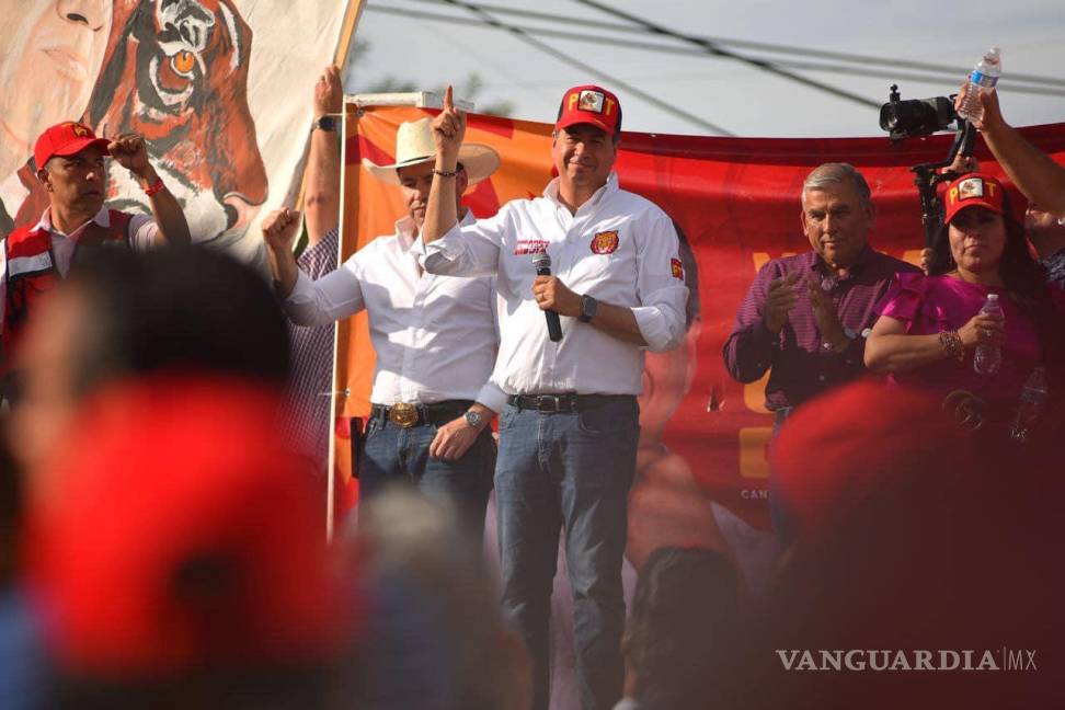 $!Ricardo Mejía ofreció dar impulso a la Región Centro, en medio de la crisis que se tiene por AHMSA.