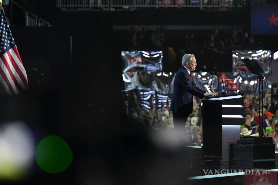 $!David Sacks habla en la primera noche de la Convención Nacional Republicana en el Fiserv Forum en Milwaukee, Wisconsin.