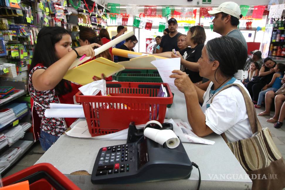 Un caos el centro de Saltillo por compras de regreso a clases de última hora