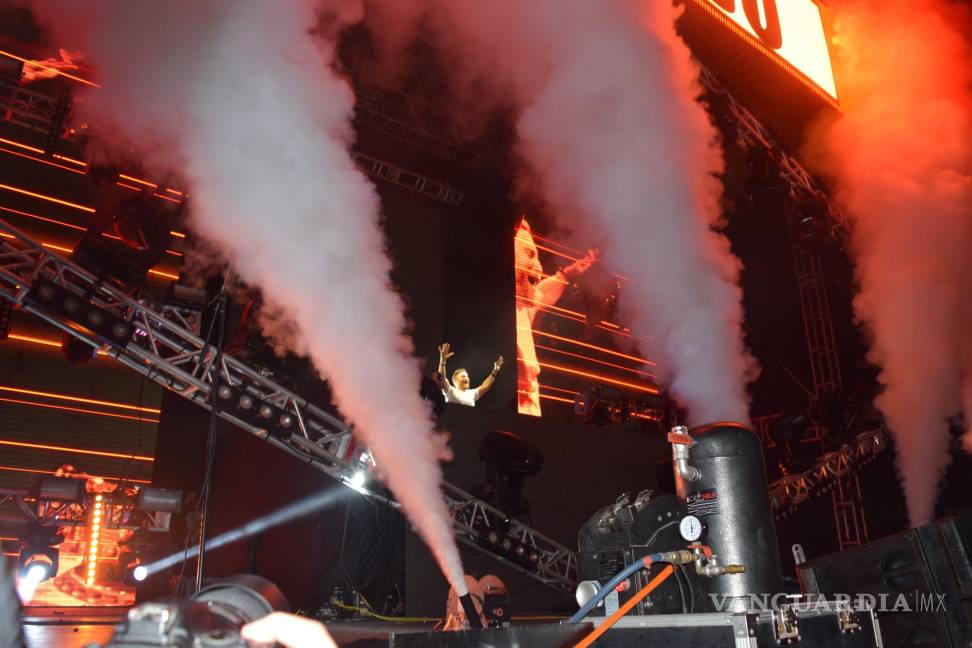 $!David Guetta hace vibrar a miles de fanáticos en Monterrey