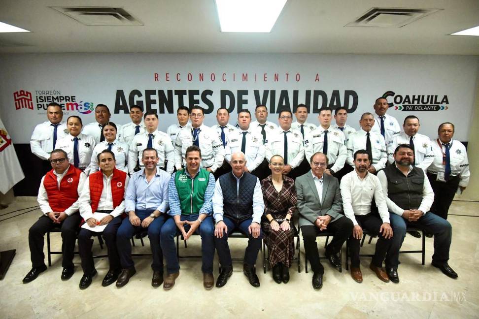 $!Los elementos fueron reconocidos por su compromiso y preparación para enfrentar emergencias en la vía pública.