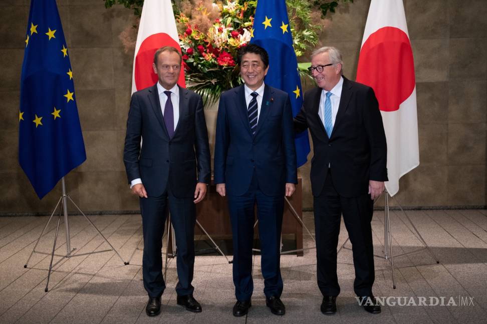 $!Firma la UE con Japón su mayor acuerdo de libre comercio