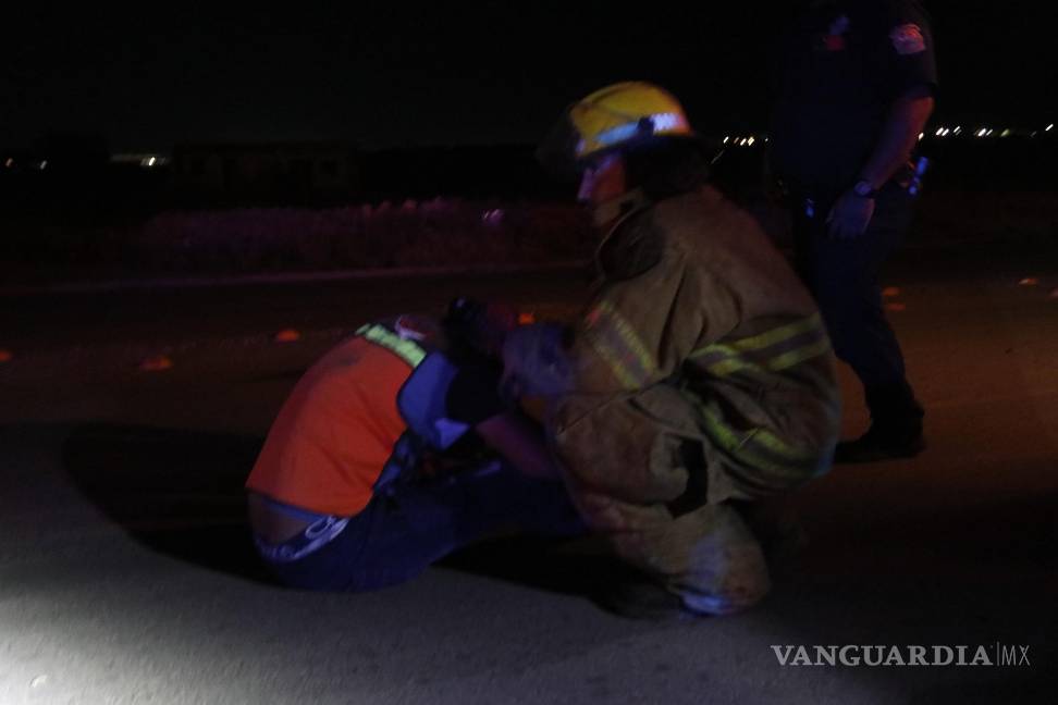 Padre arriesga vida de su hijo por manejar ebrio, en el Libramiento Flores Tapia