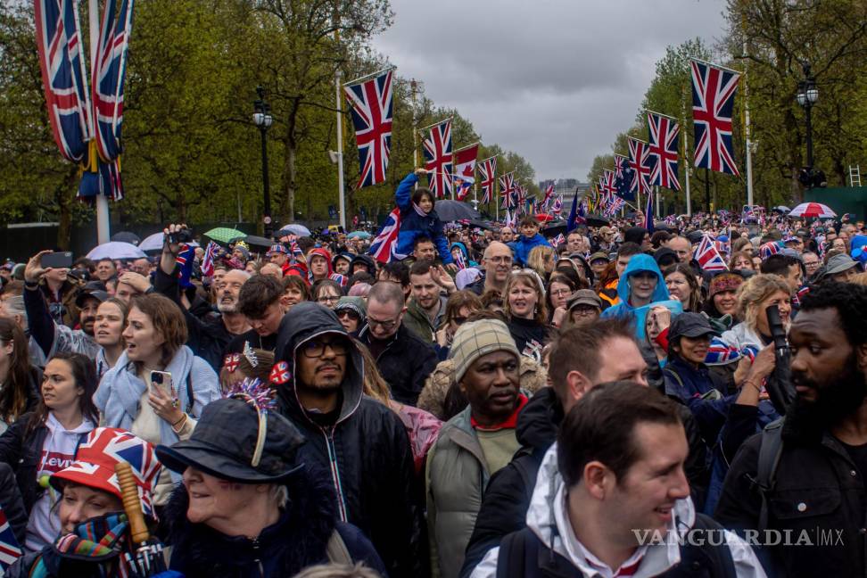 Así inicia el reinado del Carlos III tras una larga espera para ser el monarca británico (fotos)