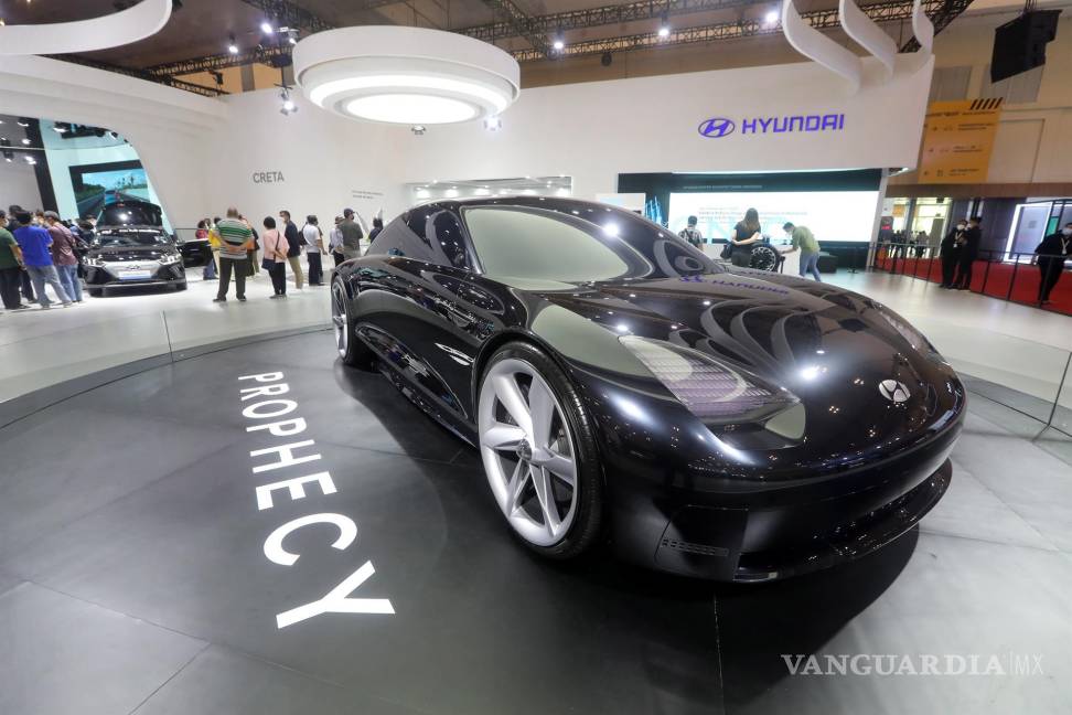 $!El concepto de Hyundai Prophecy coche eléctrico en exhibición en Gaikindo Indonesia International Auto Show 2021 en Tanggerang, Banten, Indonesia. EFE/EPA/Bagus Indahono