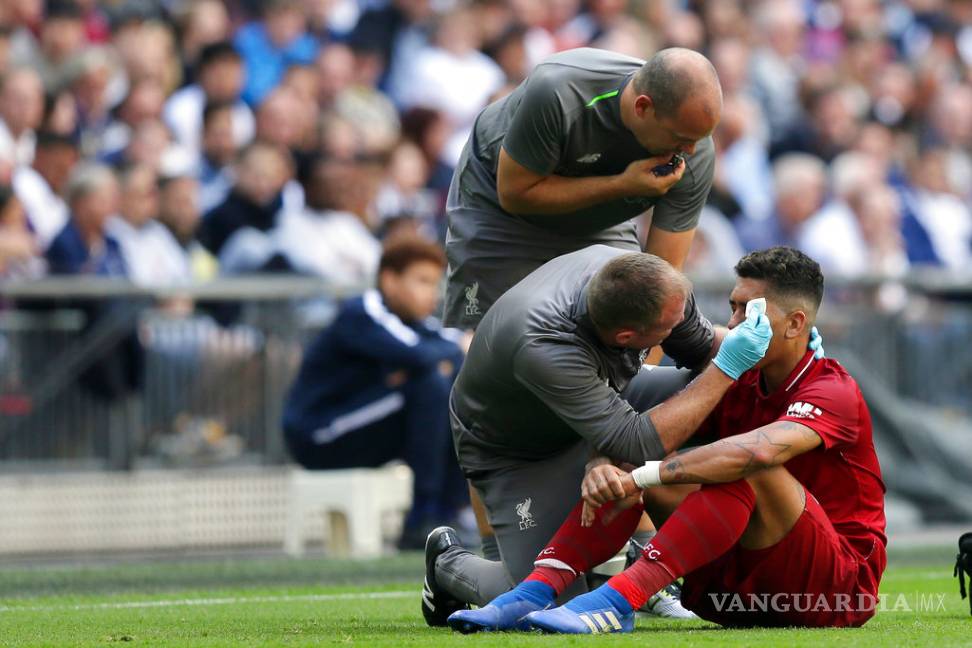 $!¡No es lucha libre! el increíble piquete de ojo a Firmino en el Tottenham vs Liverpool