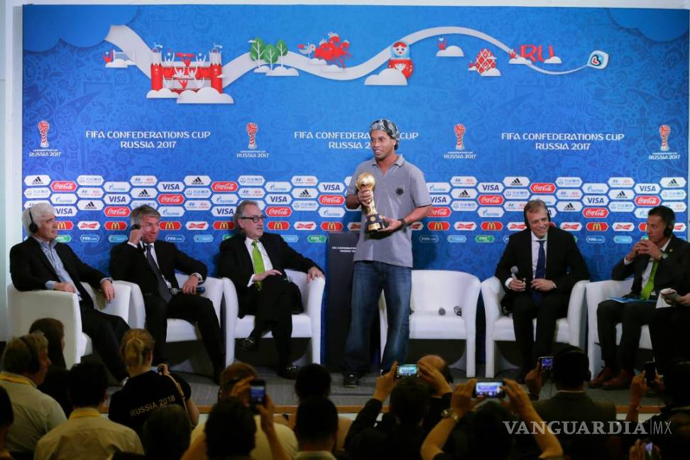 $!Ronaldinho presenta Copa Confederaciones Rusia 2017 en México
