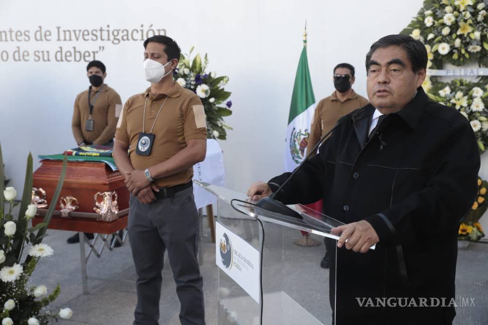 $!Sentenció Barbosa durante la ceremonia en honor a los tres agentes caídos en cumplimiento del deber.