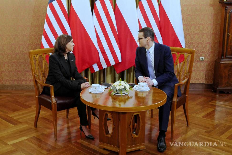 $!El primer ministro polaco Mateusz Morawiecki y la vicepresidenta estadounidense Kamala Harris durante una reunión en Varsovia, Polonia. EFE/EPA/Marcin Obara