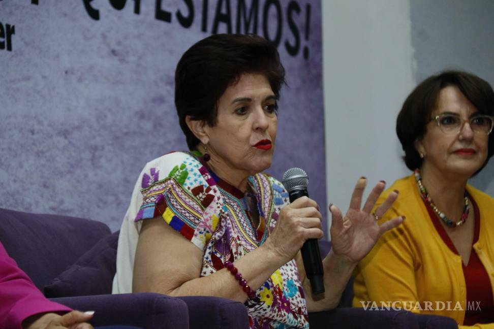 $!María Teresa Ortuño, ex legisladora lagunera, reflexionó sobre los avances y los desafíos que aún enfrentan las mujeres en los espacios de decisión.