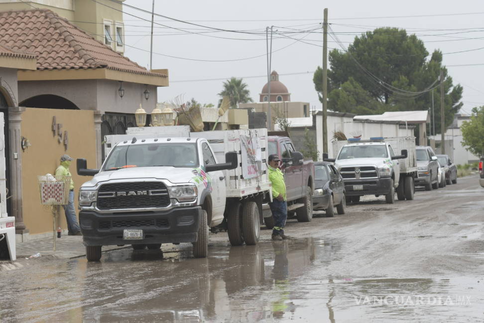 $!Ayuntamiento de Saltillo realiza trabajos de limpieza en el fraccionamiento 'El Campanario'