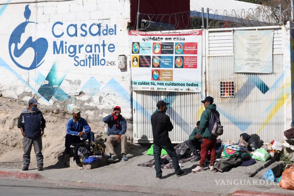 $!A cero grados, duermen en la calle 100 migrantes en Saltillo