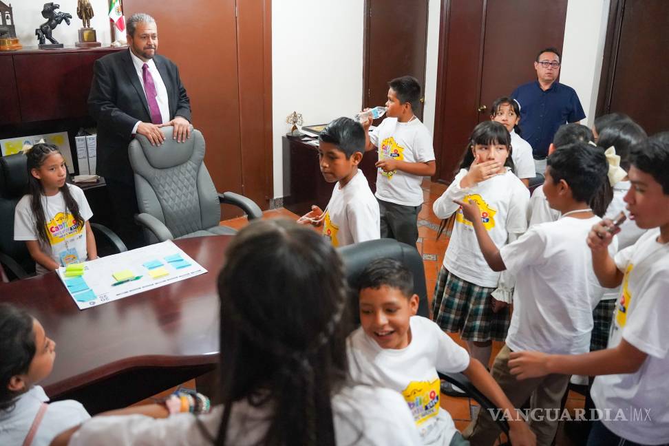 $!Los menores conocieron de cerca las actividades que realizan los funcionarios municipales.