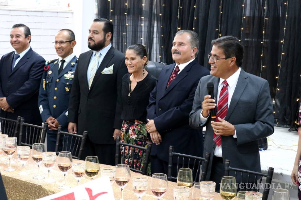 $!Presidenta del DIF Sabinas felicita a graduados de Normal Experimental