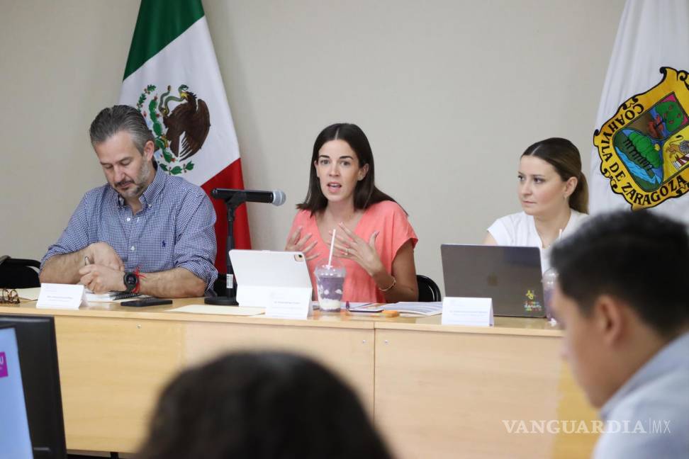 $!Paola Rodríguez, presidenta honoraria de Inspira Coahuila, encabezó la reunión en donde se revisó este programa.