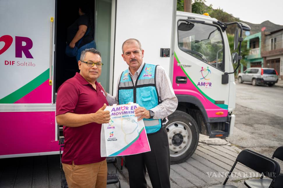 $!La unidad médica móvil del DIF Saltillo se convierte en una clínica itinerante para quienes más lo necesitan.