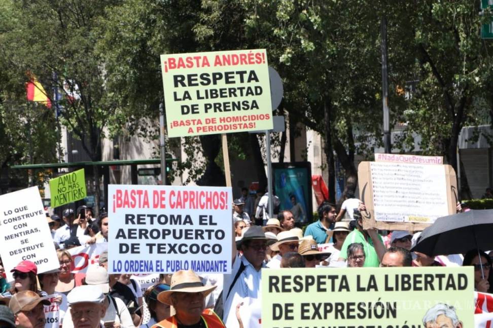 $!Protestas contra AMLO en varios puntos del país, en su Primer Informe