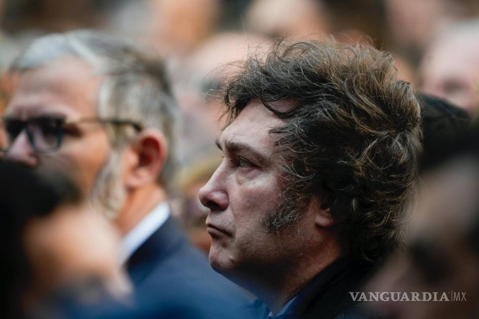 $!El presidente argentino Javier Milei asiste a la ceremonia por el 30º aniversario del atentado contra el centro judío AMIA que mató a 85 personas en Buenos Aires.