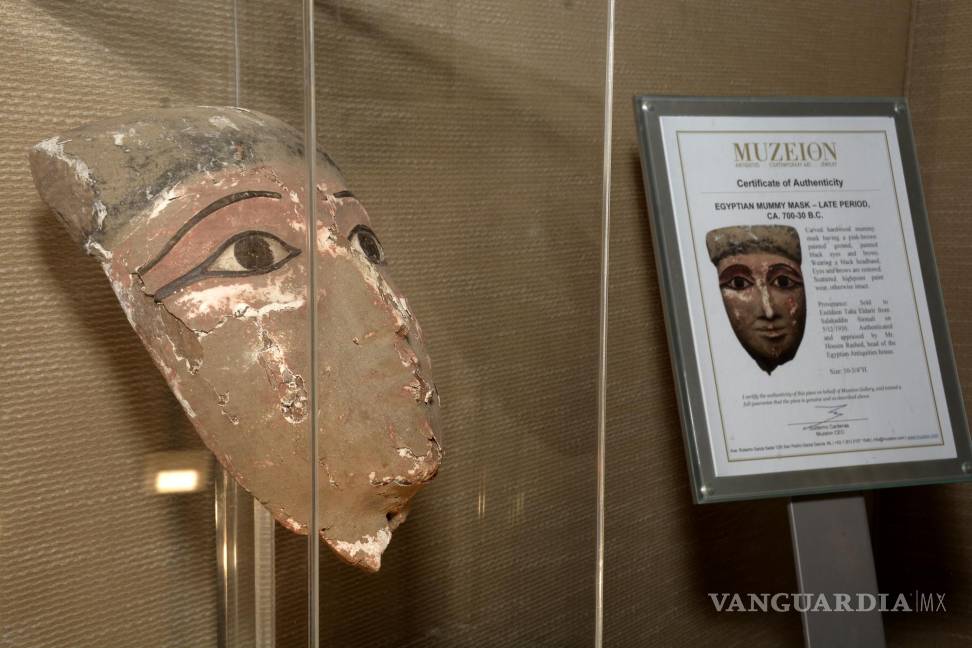 $!Máscara de momia egipcia, otra de las joyas de la galería Muzeion.