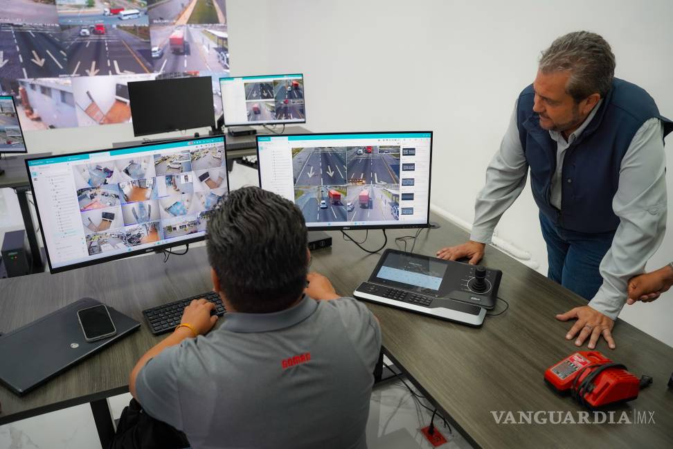 $!El C2 no solo vigilará calles y colonias, también supervisará pozos de agua e instalaciones municipales de energía, detalló el edil.