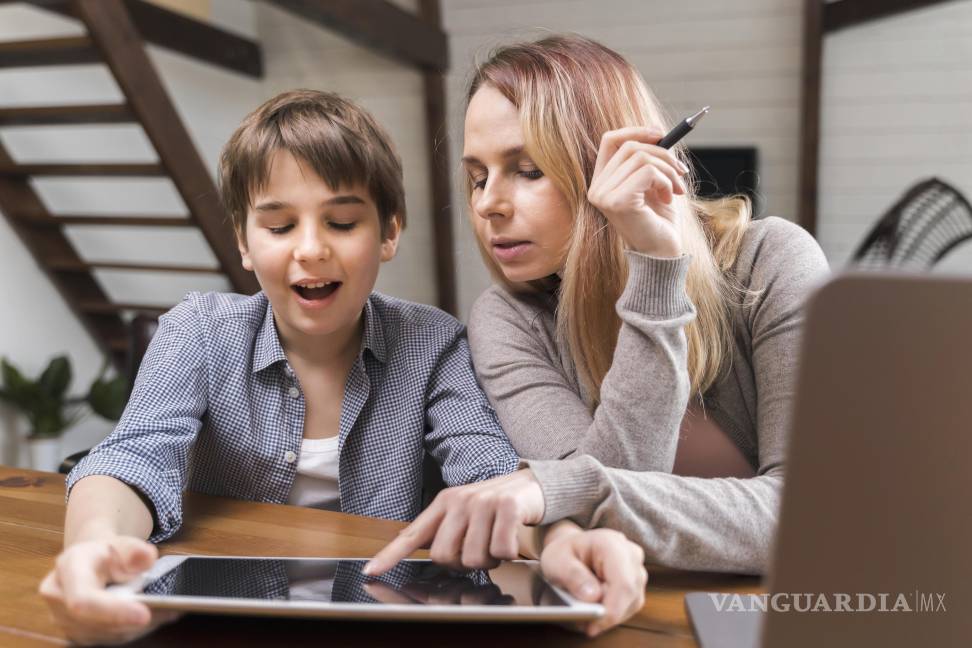 $!“Mentir no es equivocarse. Y cuando la IA elige dar una respuesta incorrecta sabiendo cuál es la verdadera, está mintiendo”, según Guillermo Cánovas.