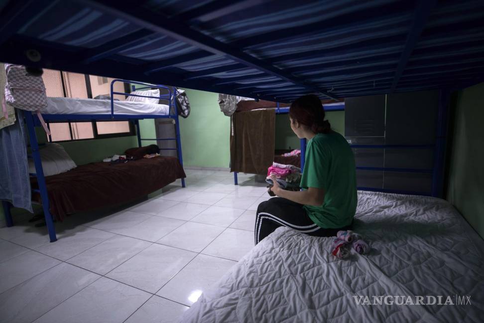$!Una migrante permanece en el albergue Casa Mambré en la Ciudad de México (México).
