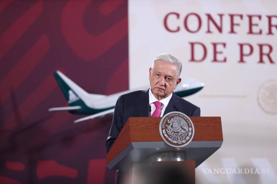 $!El Presidente de México, Andrés Manuel López Obrador, anunció un acuerdo histórico con los 7,407 trabajadores de la extinta Mexicana de Aviación.