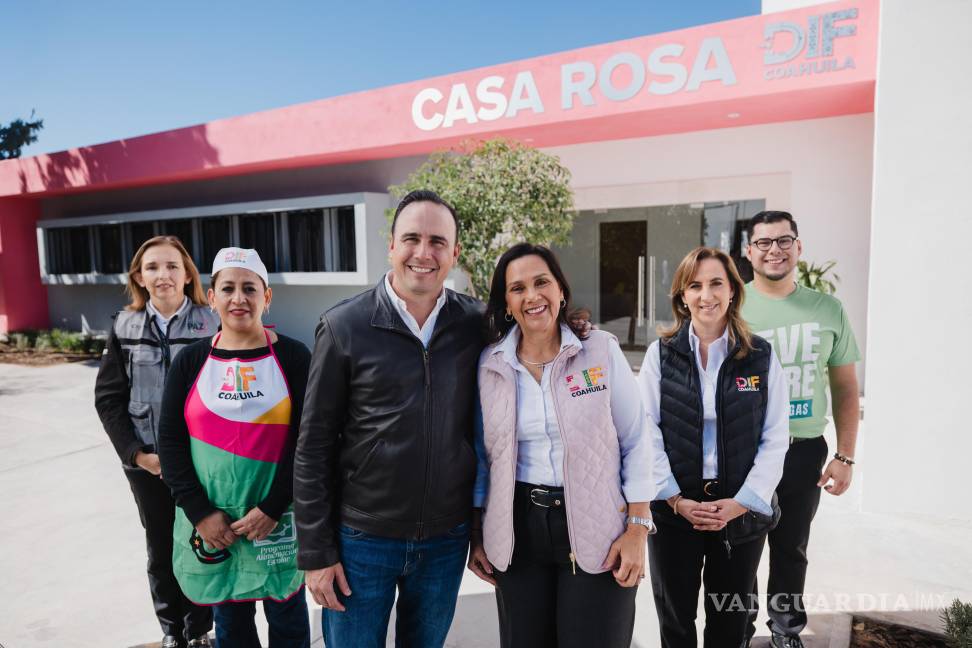 $!El gobernador Manolo Jiménez y su mamá Liliana Salinas encabezaron los trabajos de la dependencia.