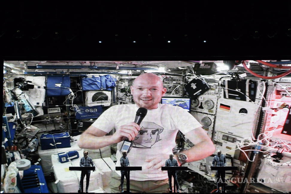 $!Música desde el espacio, un astronauta alemán causa furor con Kraftwerk