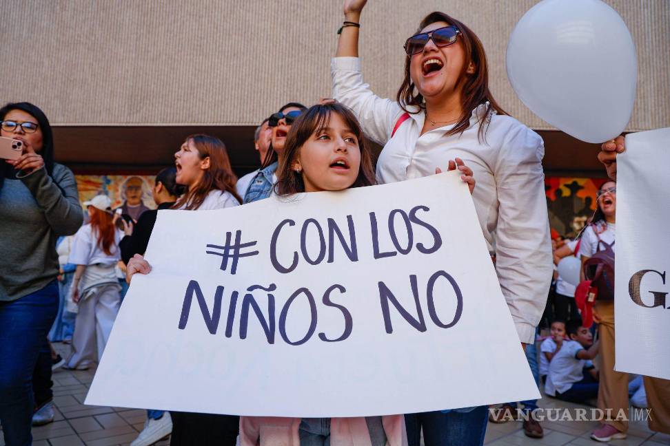 $!Los niños Gael, Alexander y su padre Antonio de Jesús perdieron la vida en un intento de robo el pasado fin de semana en el sector Los Ángeles, al nororiente de Culiacán.