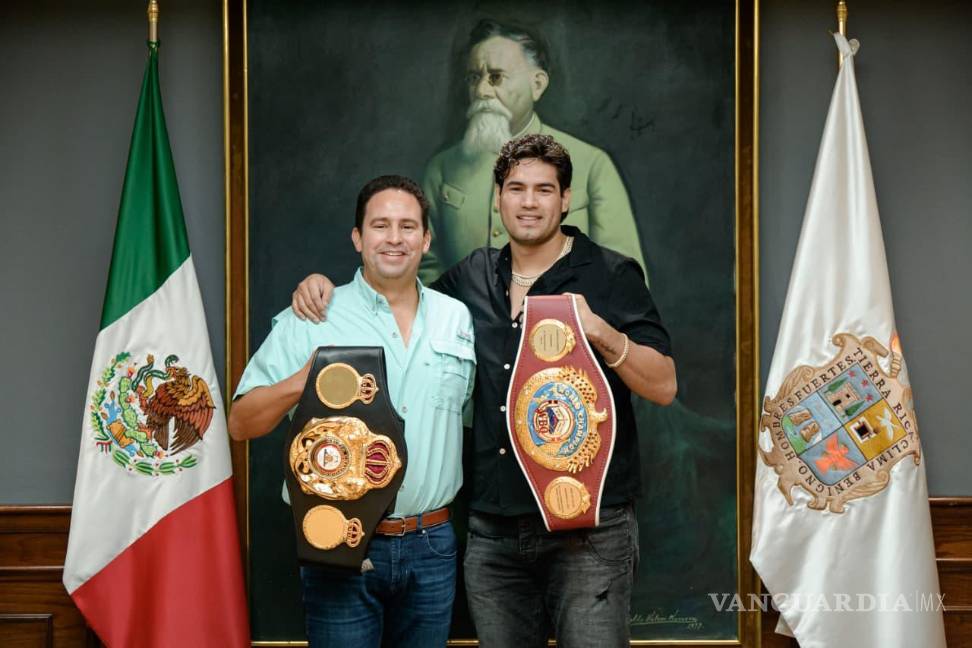 $!Gilberto “Zurdo” Ramírez fue recibido el la Presidencia Municipal por el alcalde Javier Díaz.