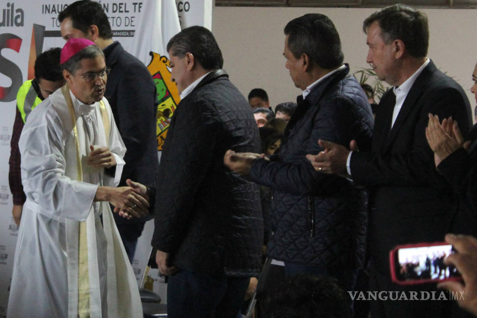 $!Nuevo obispo de Torreón “regaña” a políticos en evento de teleférico: “No abusen de la buena fe de la gente”