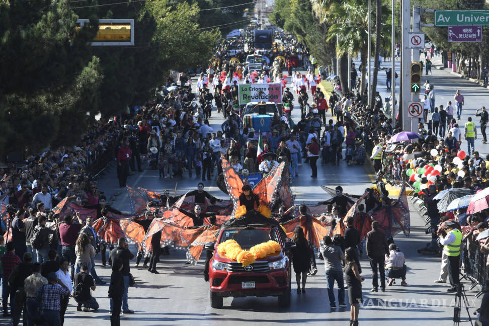 $!Más de 20 mil personas presencian desfile conmemorativo de la Revolución Mexicana, en Saltillo (Fotogalería)