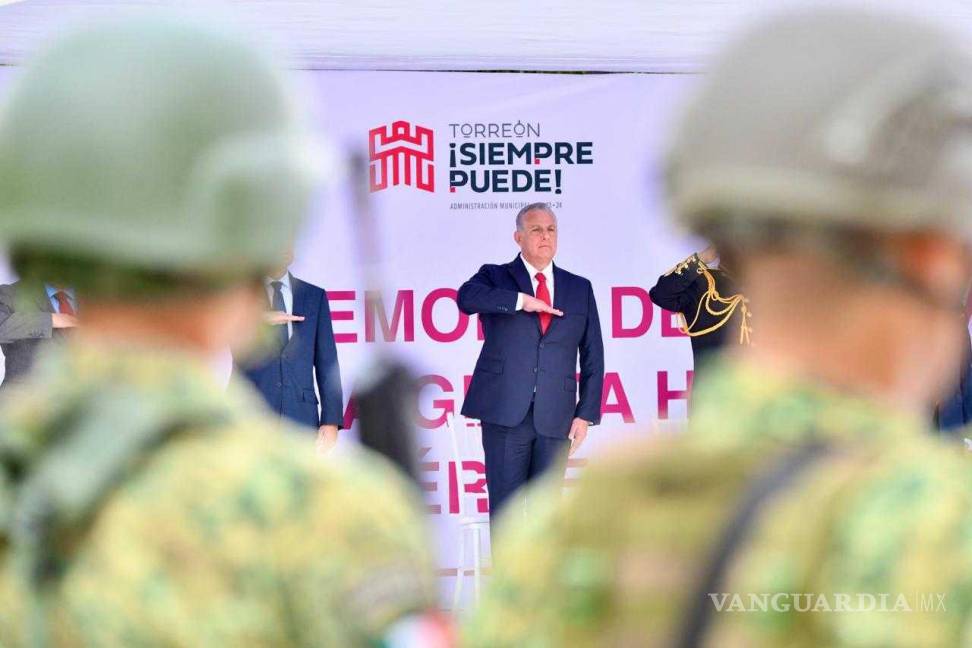 $!Durante la ceremonia, el Himno del Heroico Colegio Militar y el Himno Nacional Mexicano fueron entonados con respeto, destacando el carácter solemne del acto conmemorativo.