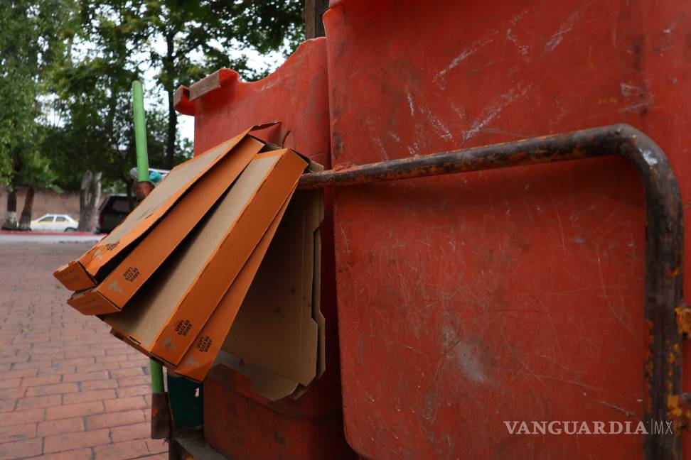 $!A pesar del alto consumo en espacios públicos como la Alameda, el personal de limpieza retiró los residuos a tiempo y no se registraron incidentes mayores.