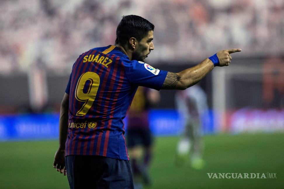 $!Suárez salva a un Barcelona a punto de hacer el ridículo