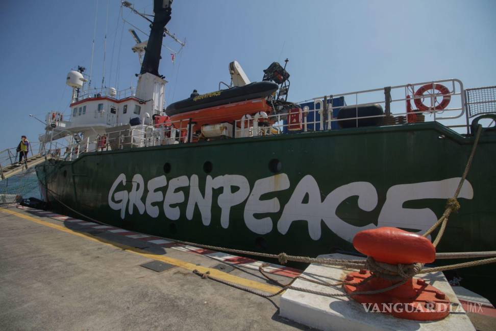 $!El buque Arctic Sunrise de Greenpeace en el Puerto de Veracruz.
