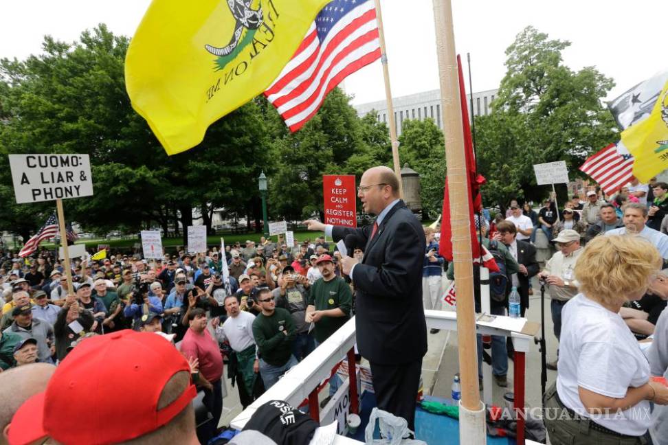 Político muerto gana primarias en Nueva York