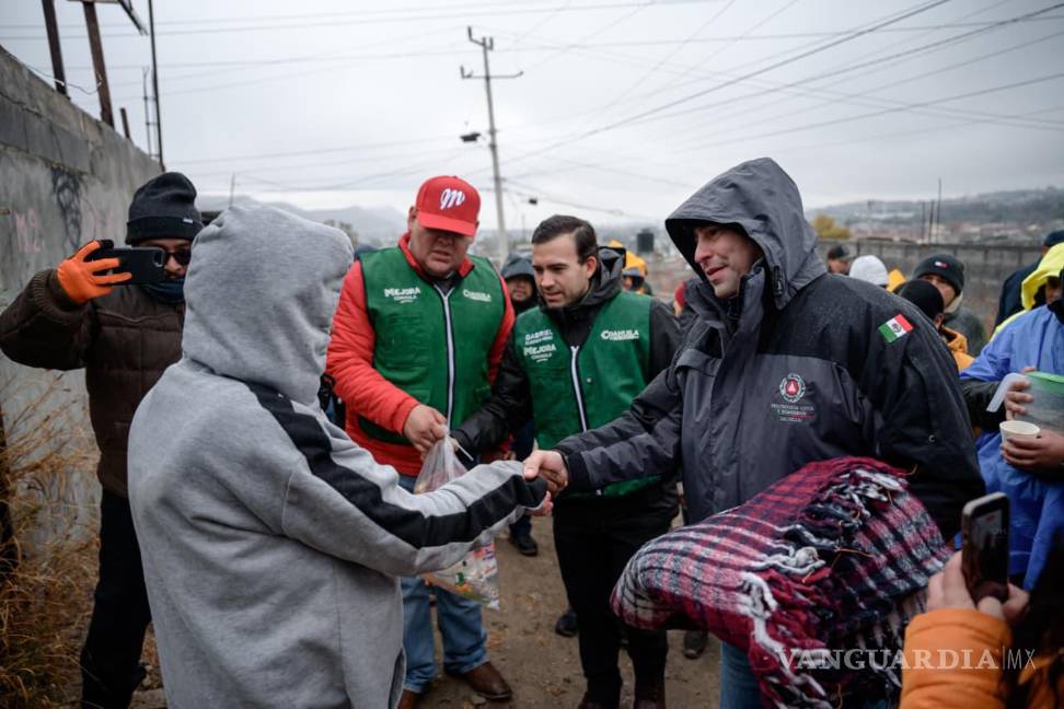 $!La coordinación entre autoridades municipales y estatales permitió brindar atención directa a la población vulnerable afectada por el descenso de temperatura.